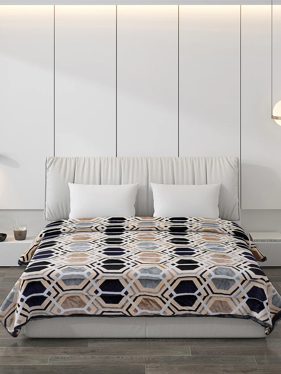 Printed Polyester Double Bed Comforter for Winter - Image 3