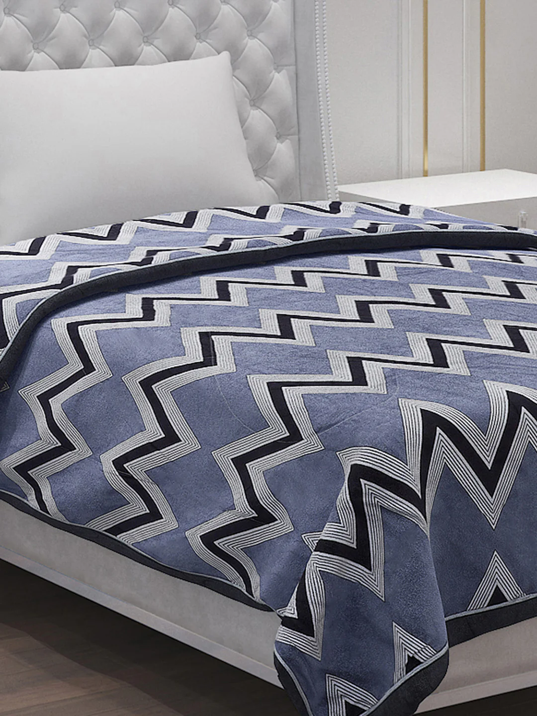 Printed Polyester Single Bed Comforter for AC Room - Image 4