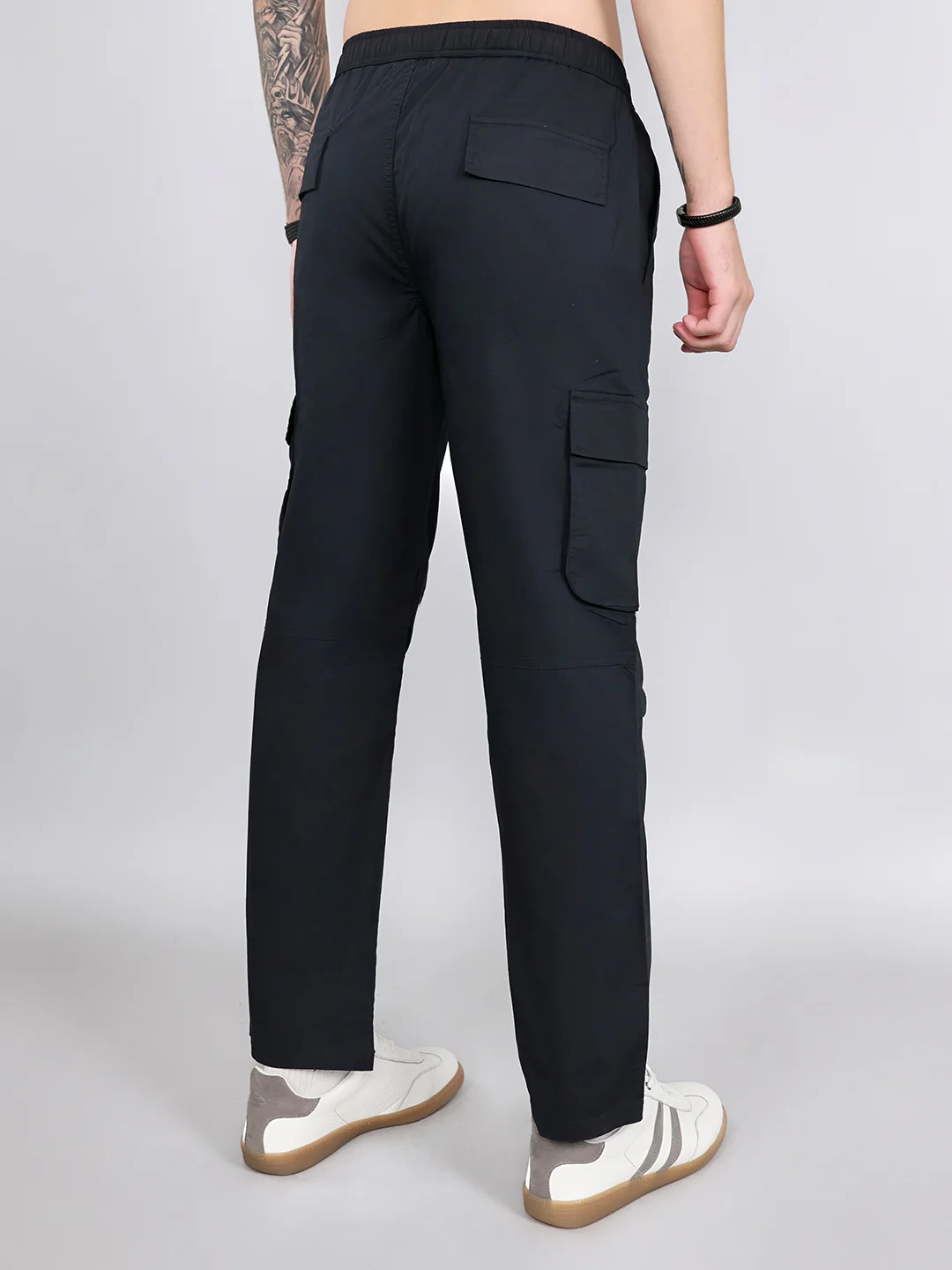 Rock.it Men Black Solid Regular Fit Cargo - Image 4