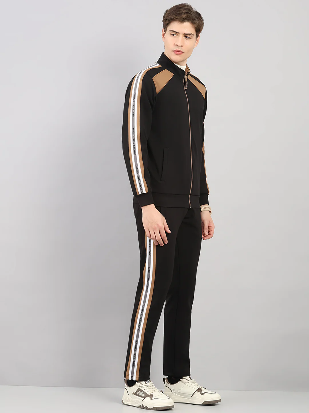 Rock.it Men Black Solid Round Neck Sleeveless Winter Tracksuit - Image 4