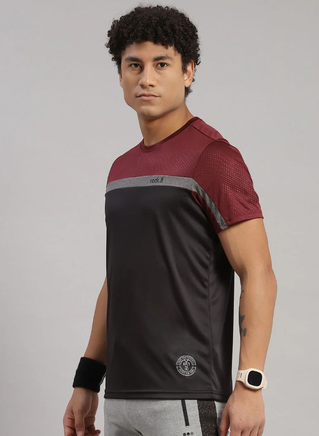 Rock.it Men Black Solid T-Shirt - Image 2