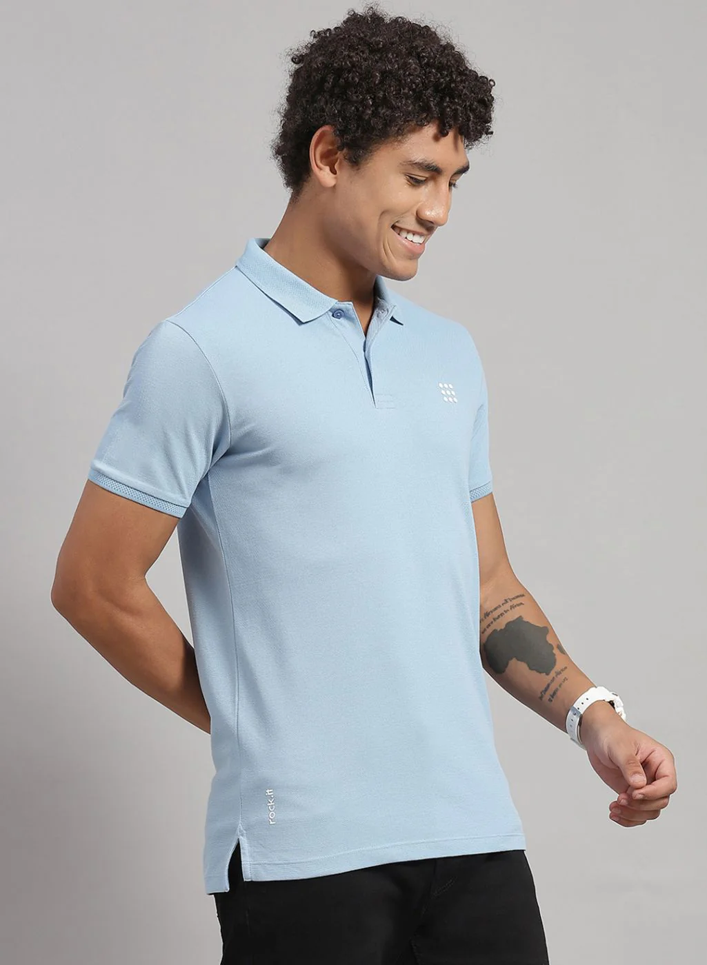Rock.it Men Blue Solid T-Shirt - Image 3