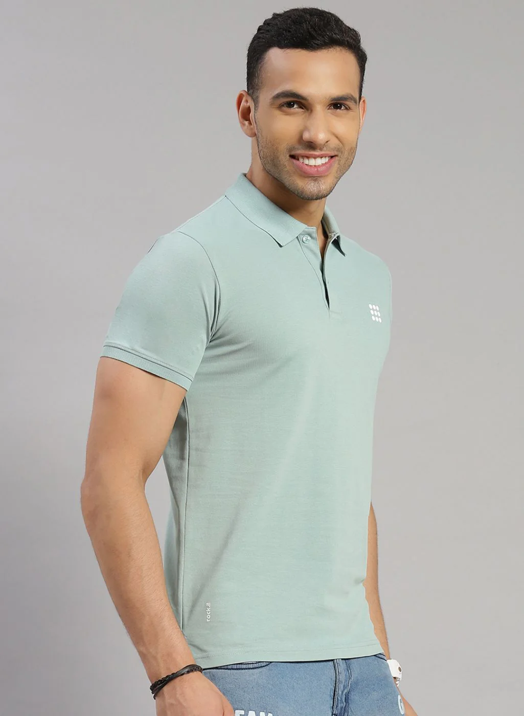 Rock.it Men Green Solid T-Shirt - Image 4