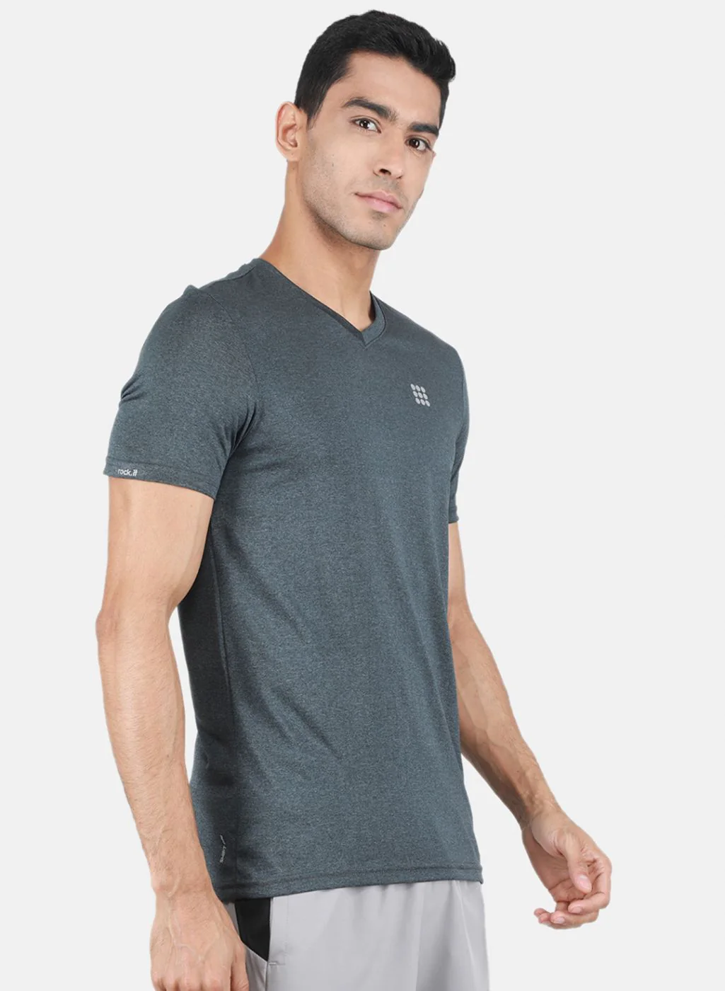 Rock.it Men Grey Solid T-Shirt - Image 6