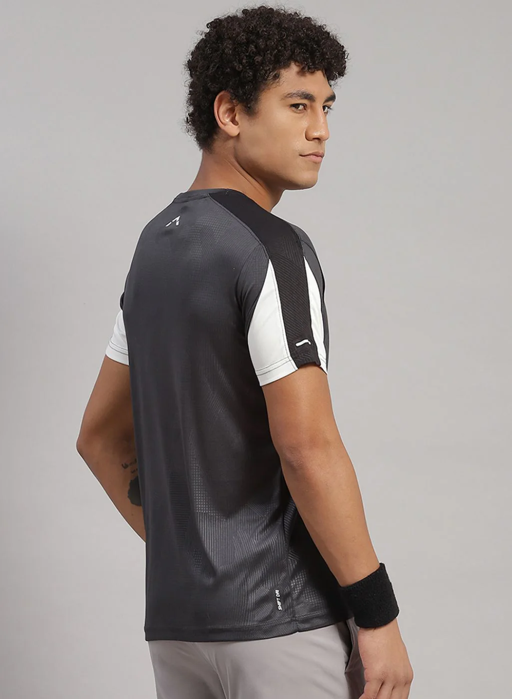 Rock.it Men Grey Solid T-Shirt - Image 4