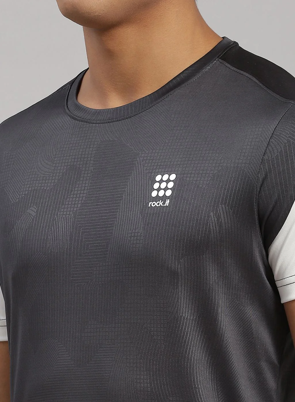 Rock.it Men Grey Solid T-Shirt - Image 6
