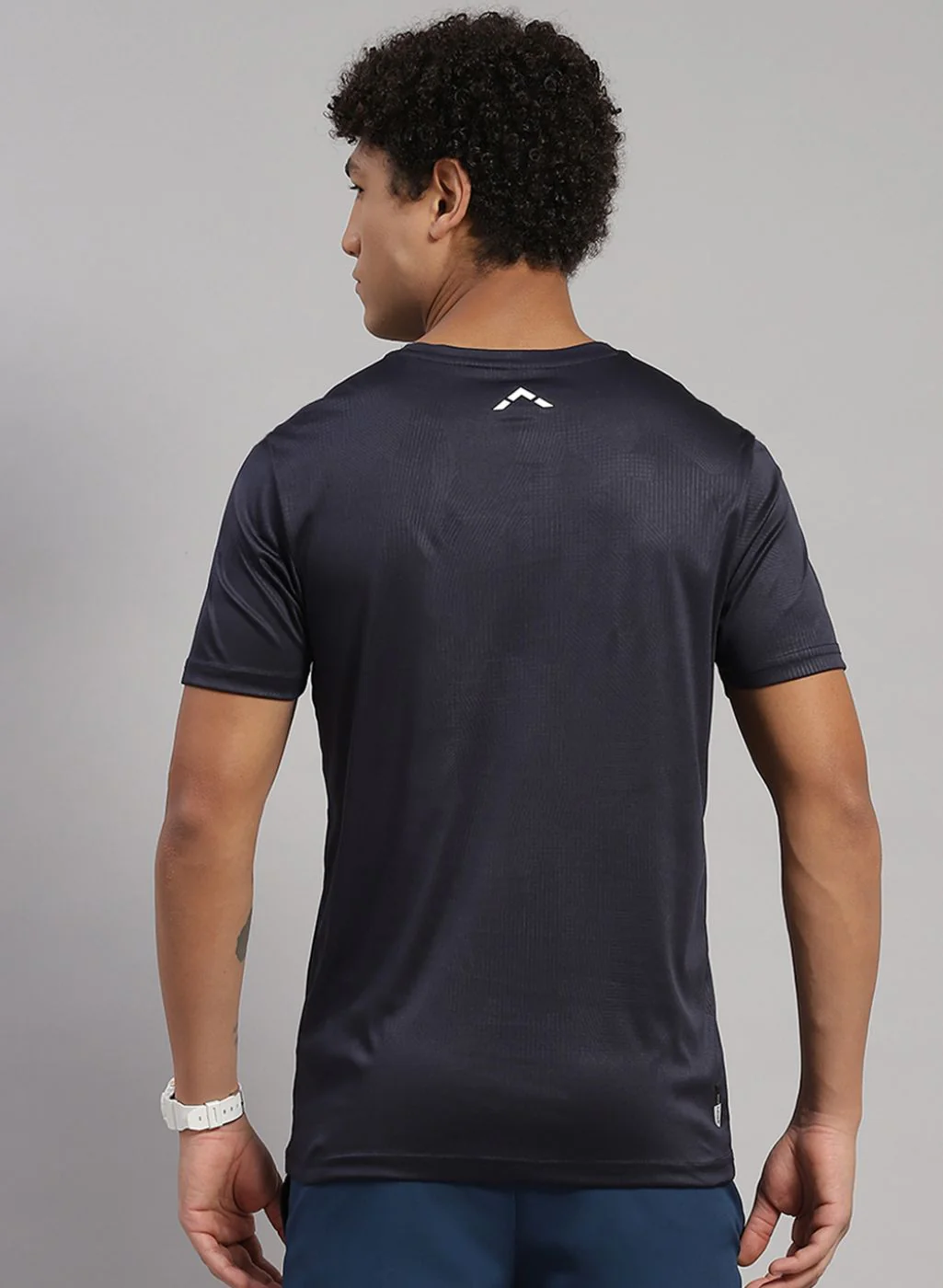 Rock.it Men Grey Solid T-Shirt - Image 4