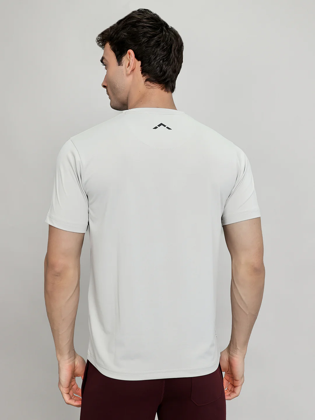 Rock.it Men Light Grey Solid Round Neck Half Sleeve T-Shirt - Image 4