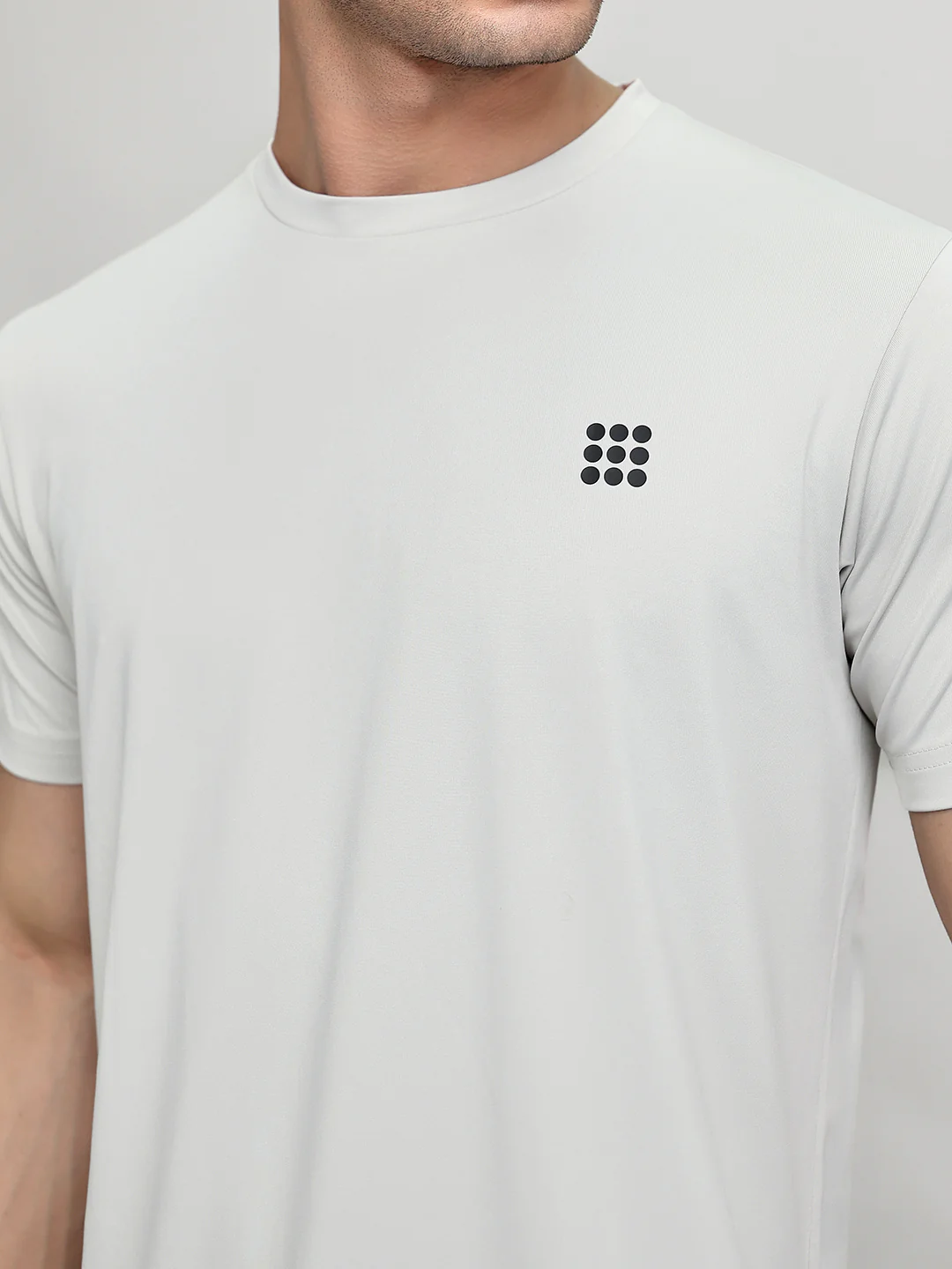 Rock.it Men Light Grey Solid Round Neck Half Sleeve T-Shirt - Image 5
