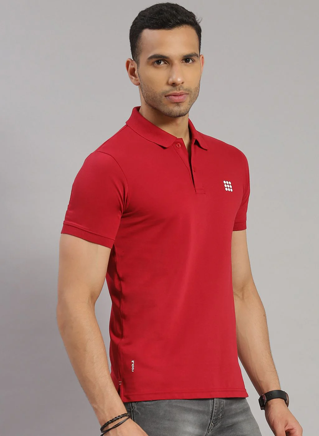 Rock.it Men Maroon Solid T-Shirt - Image 4