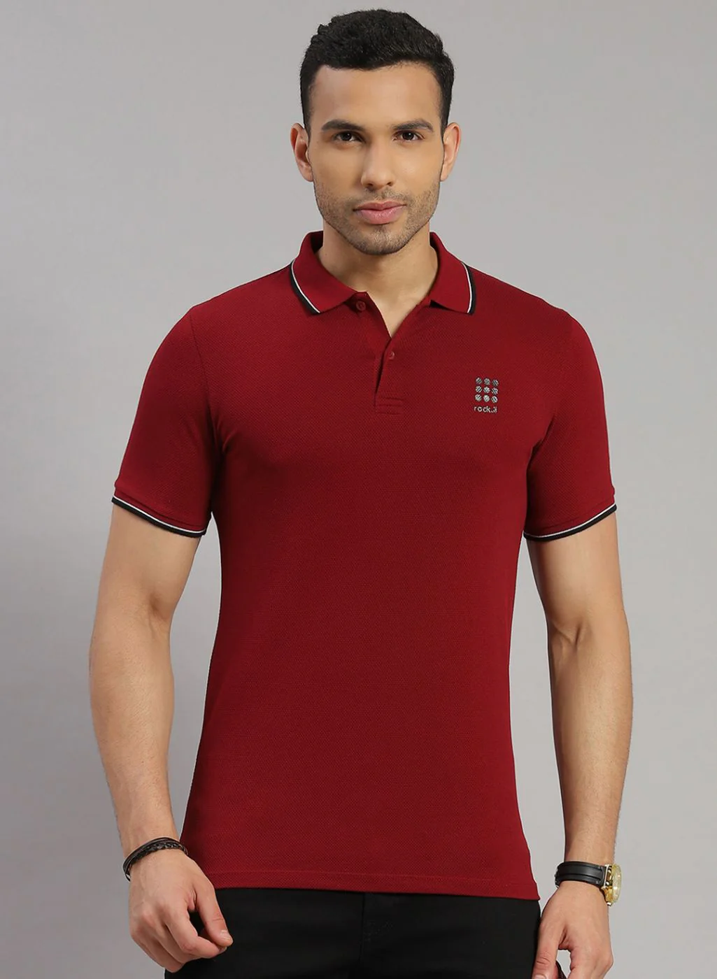 Rock.it Men Maroon Solid T-Shirt - Image 2