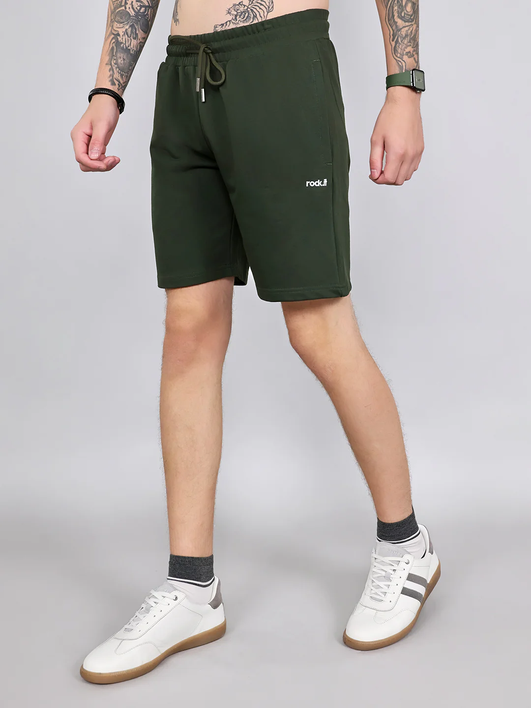 Rock.it Men Olive Solid Regular Fit Shorts - Image 2