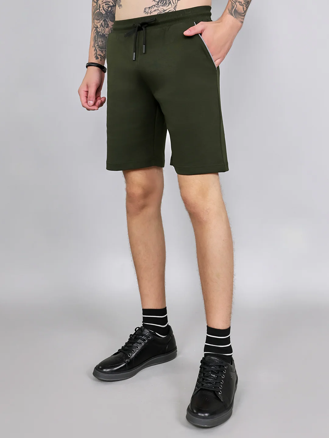 Rock.it Men Olive Solid Regular Fit Shorts - Image 2