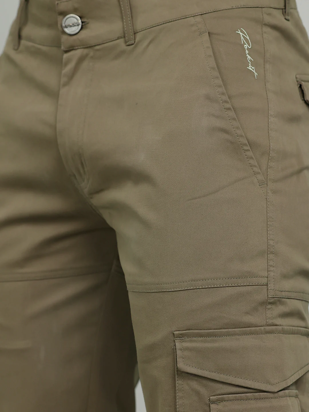Rock.it Men Olive Solid Slim Fit Cargo - Image 4