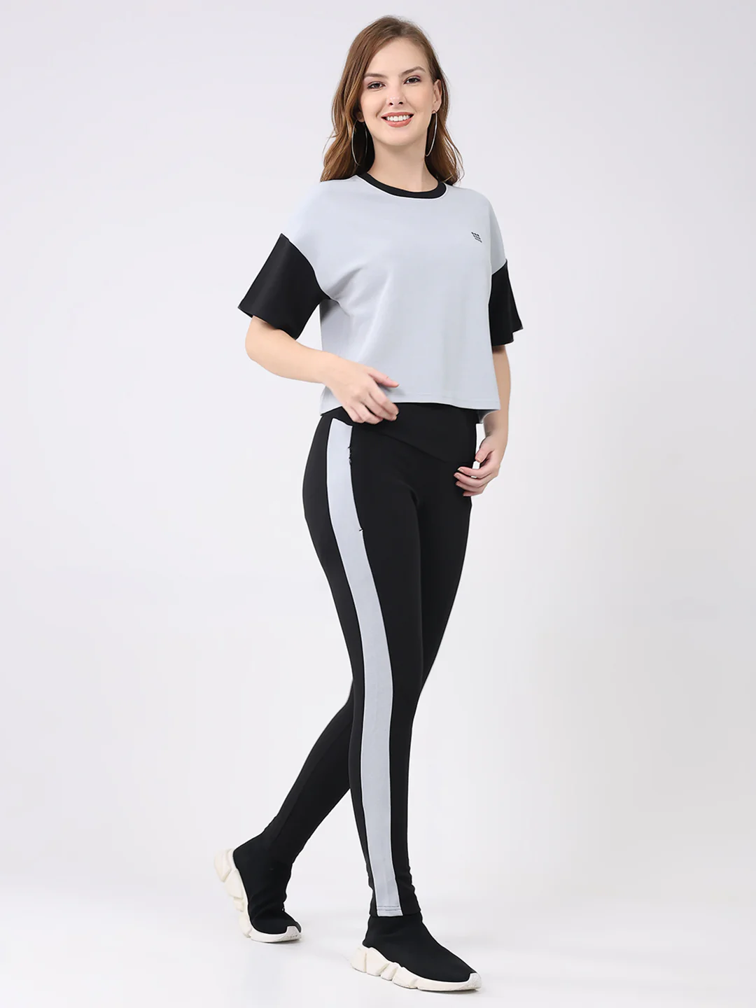 Rock.it Women Black & Grey Solid Round Neck Half Sleeve Cords Set - Image 4