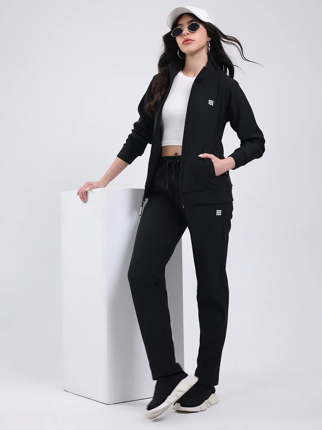 Rock.it Women Black Solid Collar Full Sleeve Winter Tracksuit - Image 2