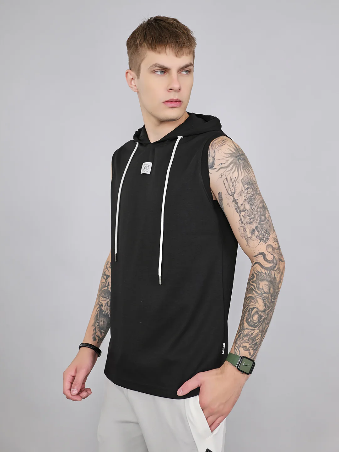 Rock.it Men Black Solid Hooded Sleeveless T-Shirt - Image 2