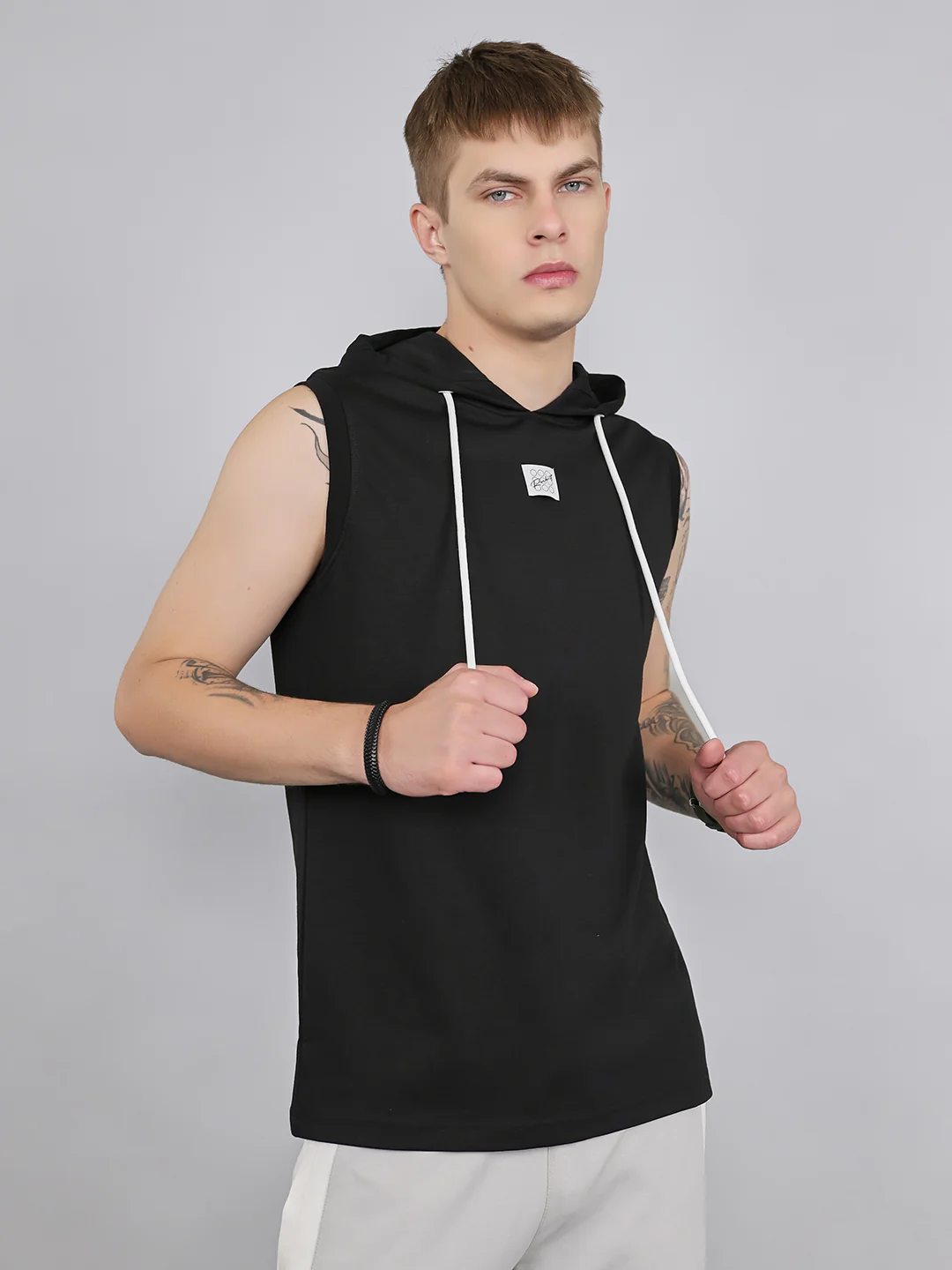 Rock.it Men Black Solid Hooded Sleeveless T-Shirt - Image 3