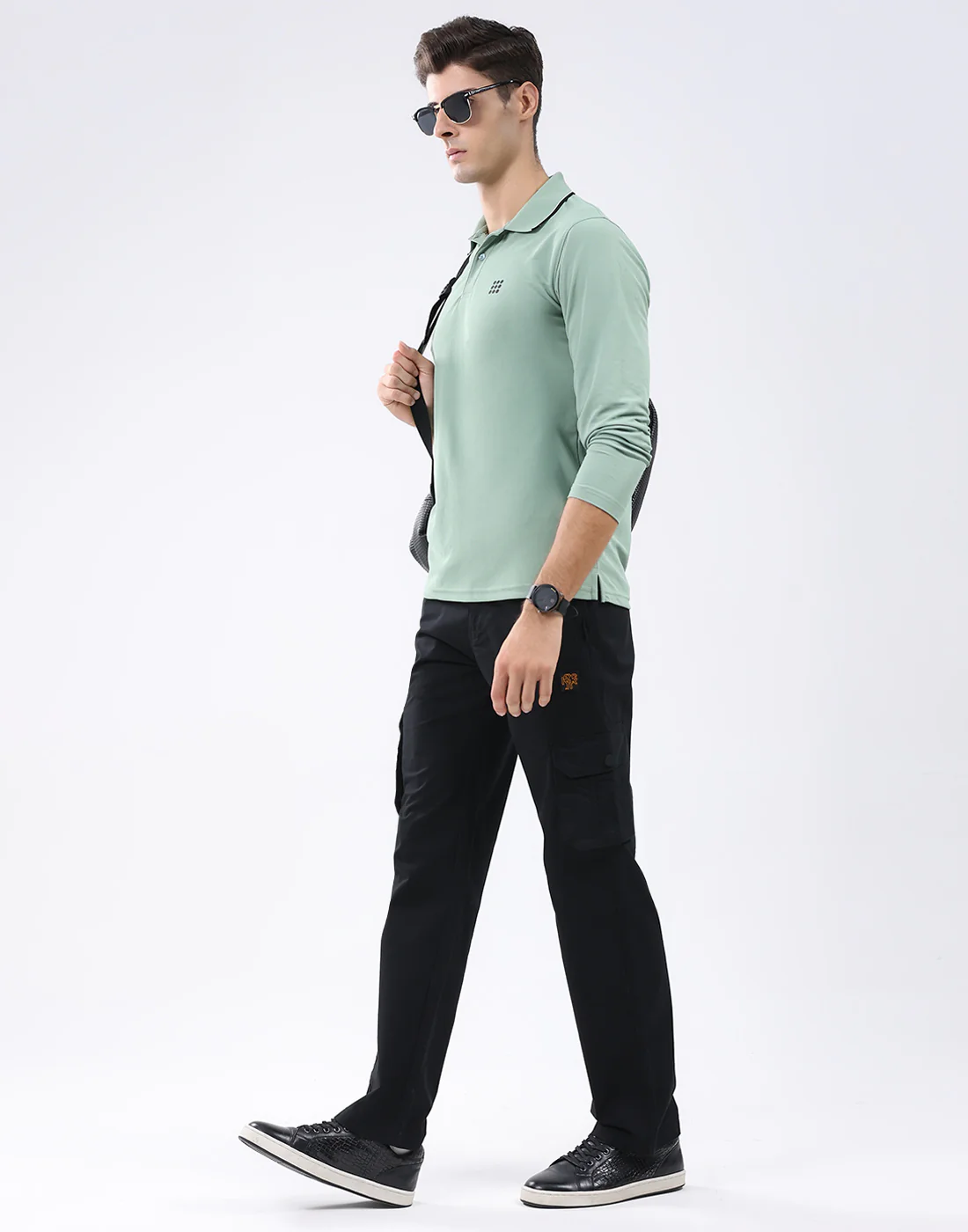 Rock.it Men Black Solid Regular Fit Cargo - Image 5