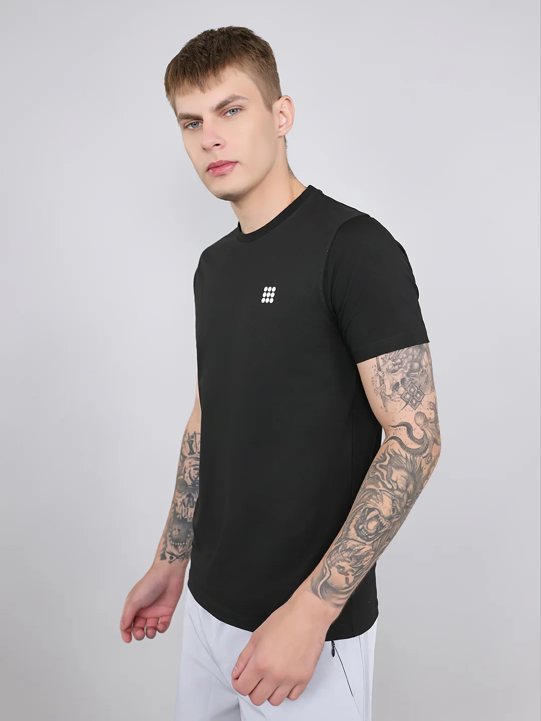 Rock.it Men Black Solid Round Neck Half Sleeve T-Shirt - Image 2