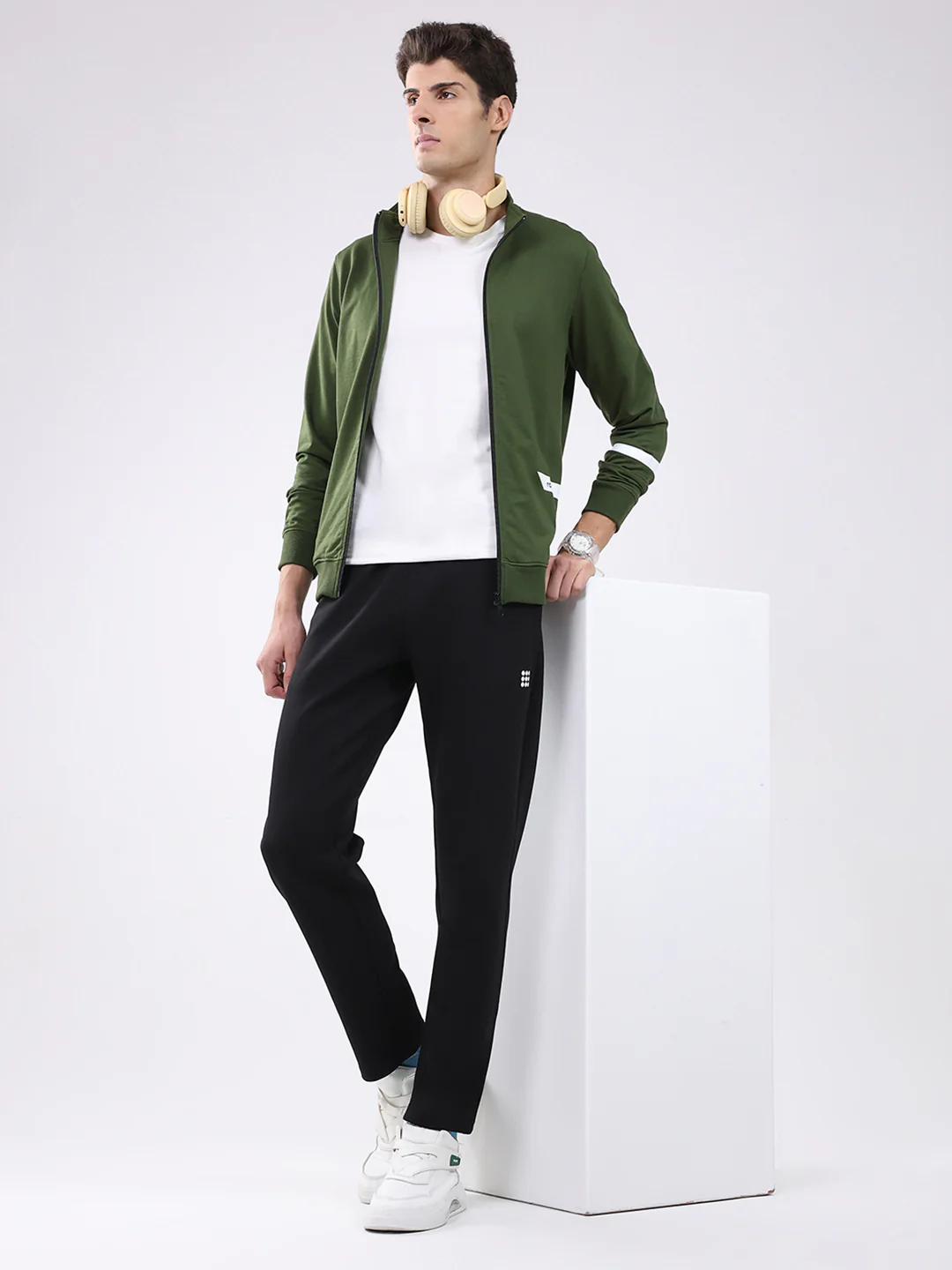 Rock.it Men Green Solid Mock Neck Full Sleeve Sweatshirt - Image 2