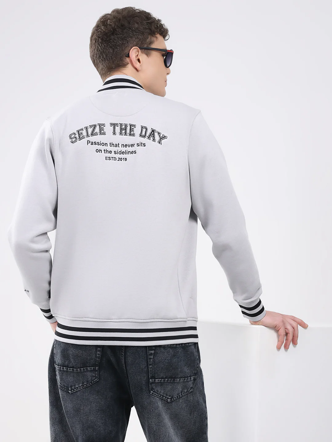 Rock.it Men Grey Solid Band Neck Full Sleeve Sweatshirt - Image 6