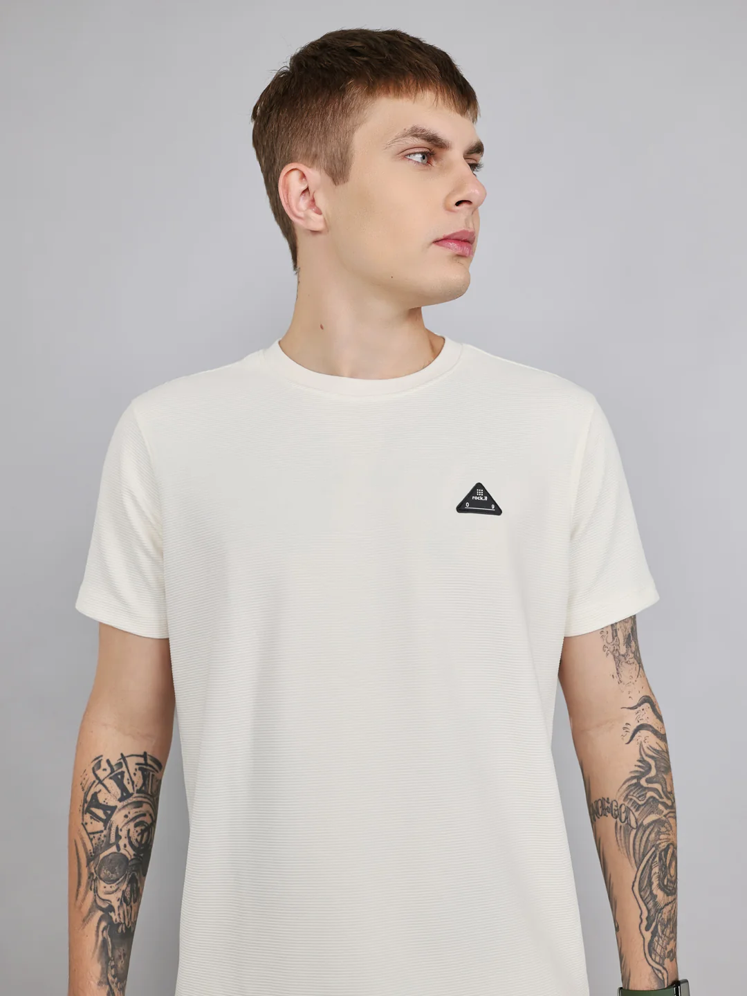 Rock.it Men Off White Self Design Round Neck Half Sleeve Cords Set - Image 5