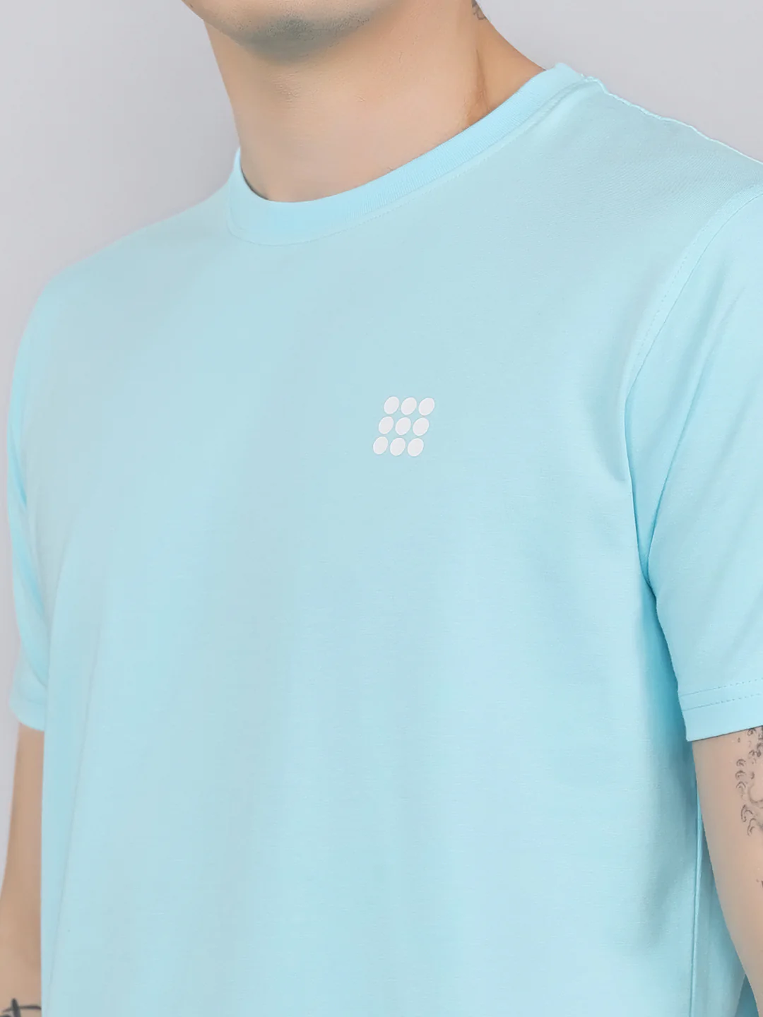Rock.it Men Sky Blue Solid Round Neck Half Sleeve T-Shirt - Image 6