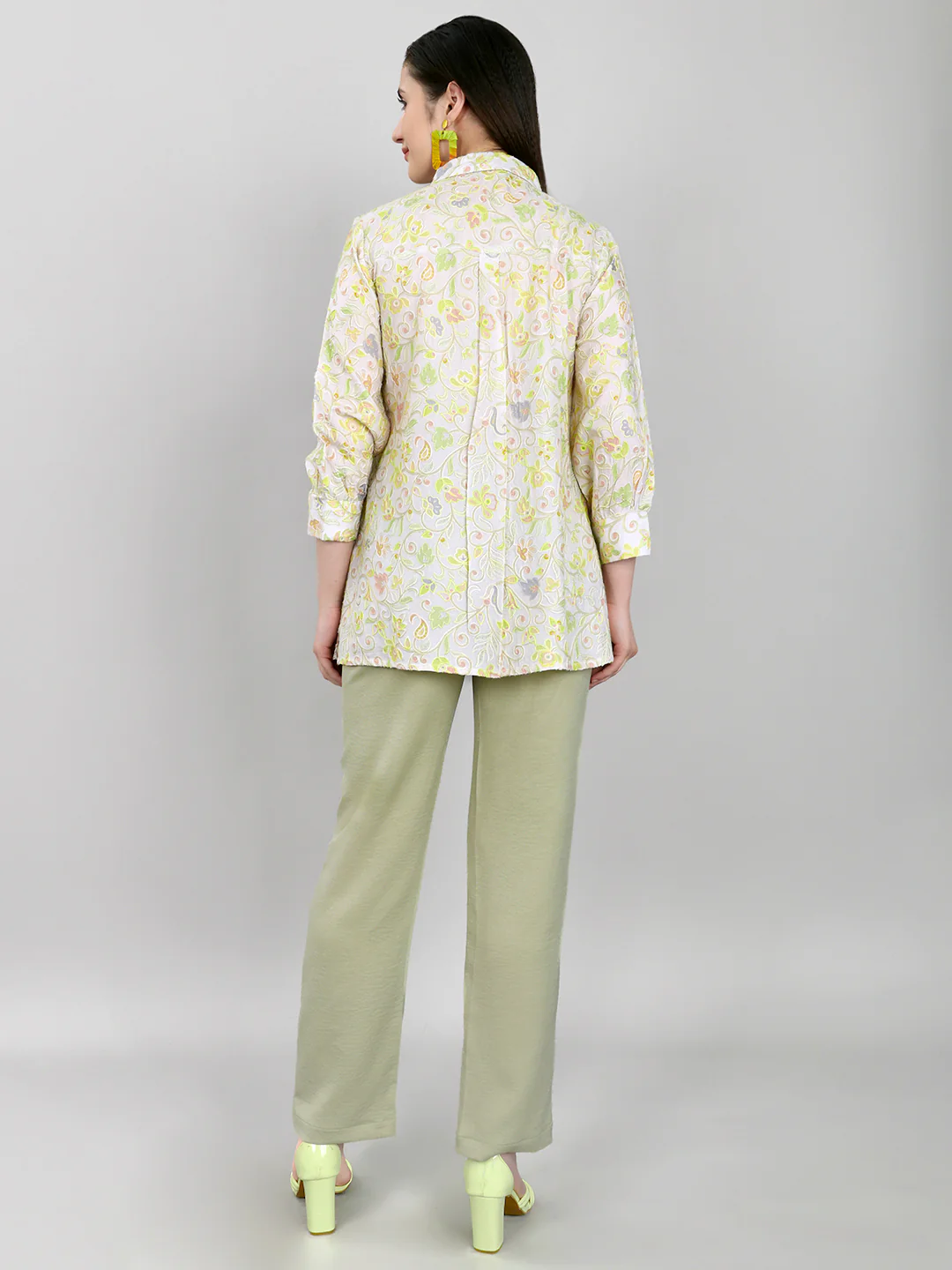 Women Beige Embroidered Collar 3/4th Sleeve Cords Set - Image 4
