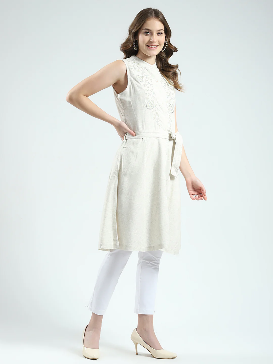 Women Beige Embroidered Round Neck Sleeveless Tunic - Image 4