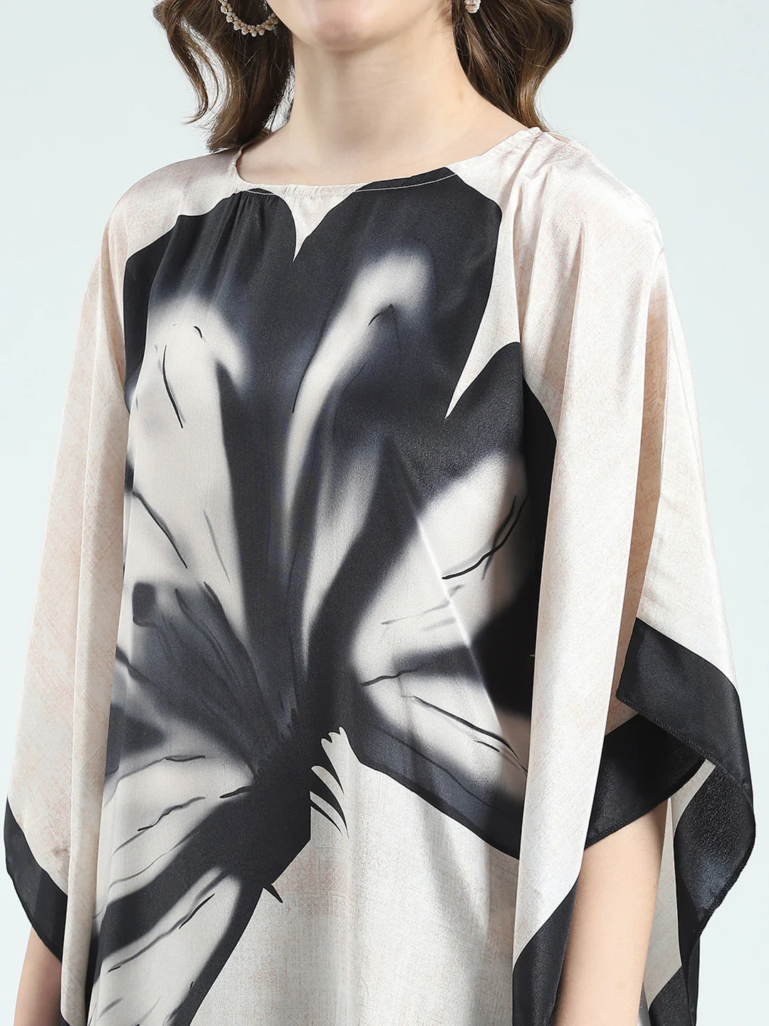 Women Beige Printed Round Neck 3/4th Sleeve Poncho - Image 6
