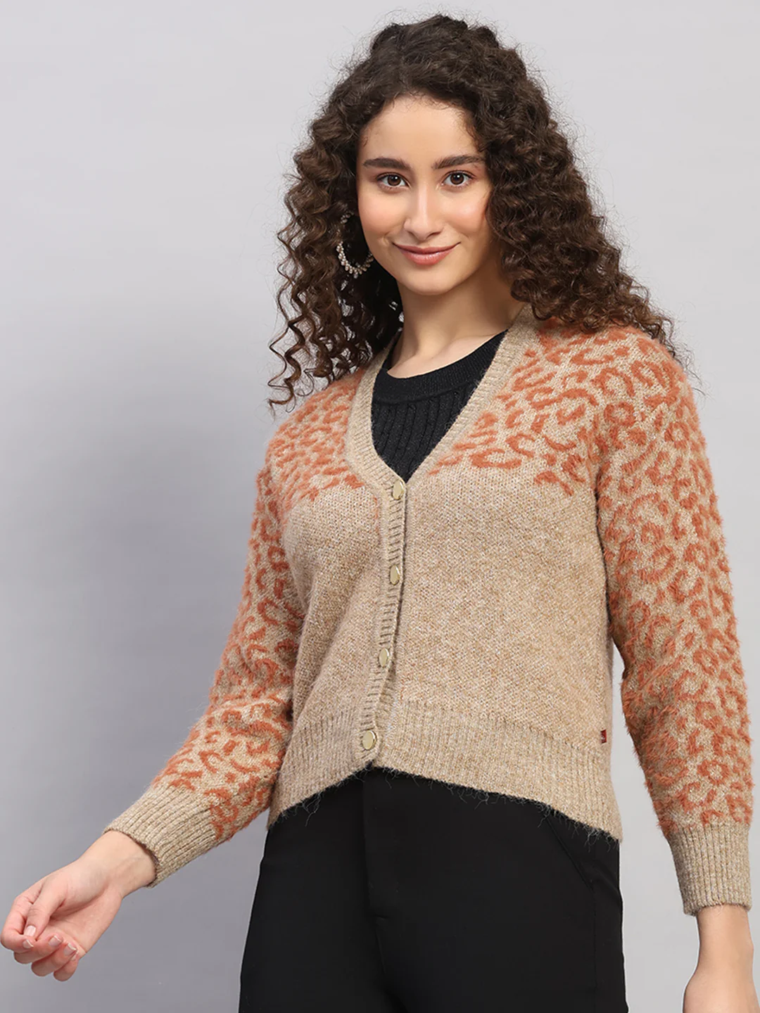 Women Beige Printed V Neck Full Sleeve Cardigan - Image 3