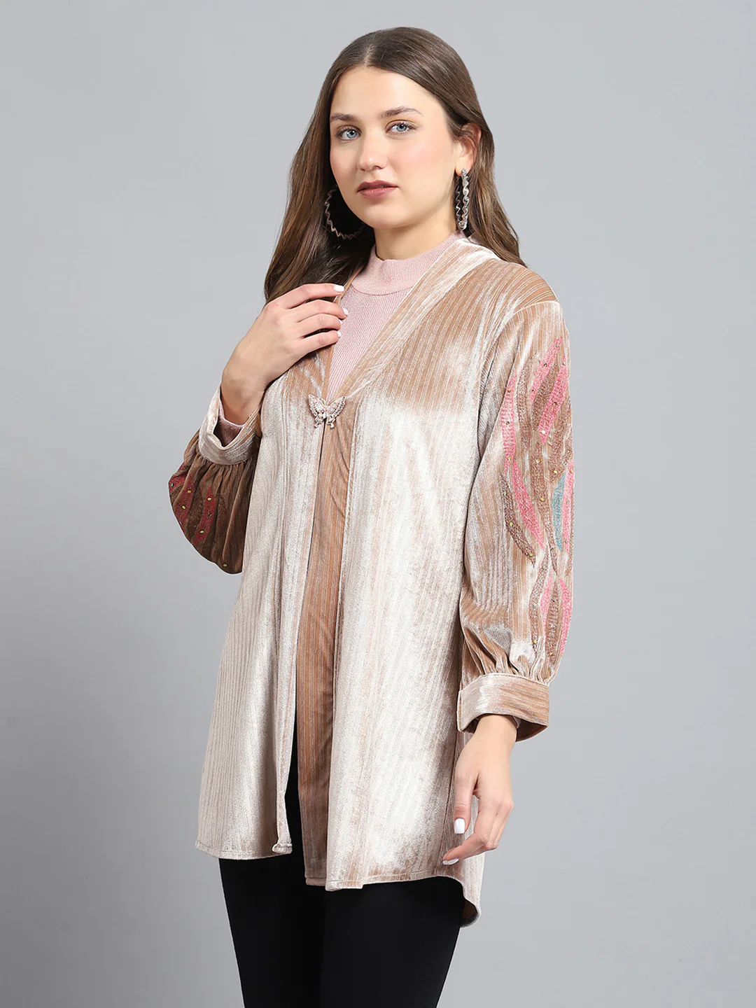 Women Beige Self Design V Neck Full Sleeve Shrug - Image 3