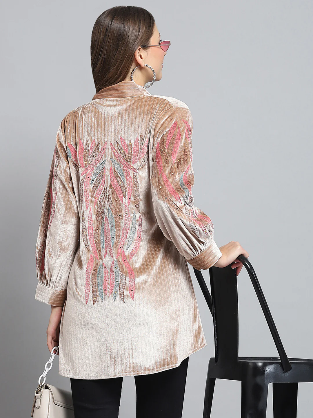 Women Beige Self Design V Neck Full Sleeve Shrug - Image 6