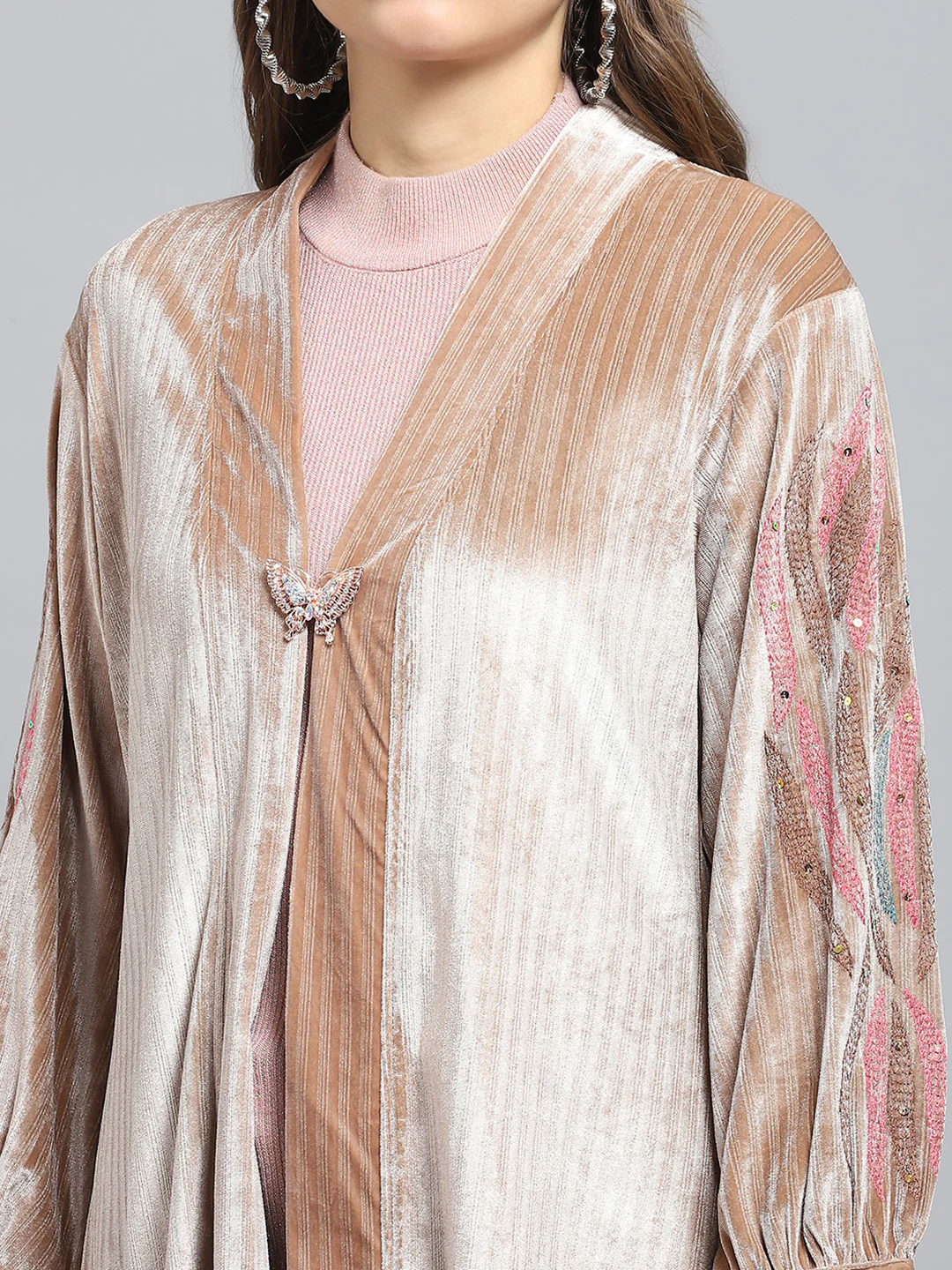 Women Beige Self Design V Neck Full Sleeve Shrug - Image 7