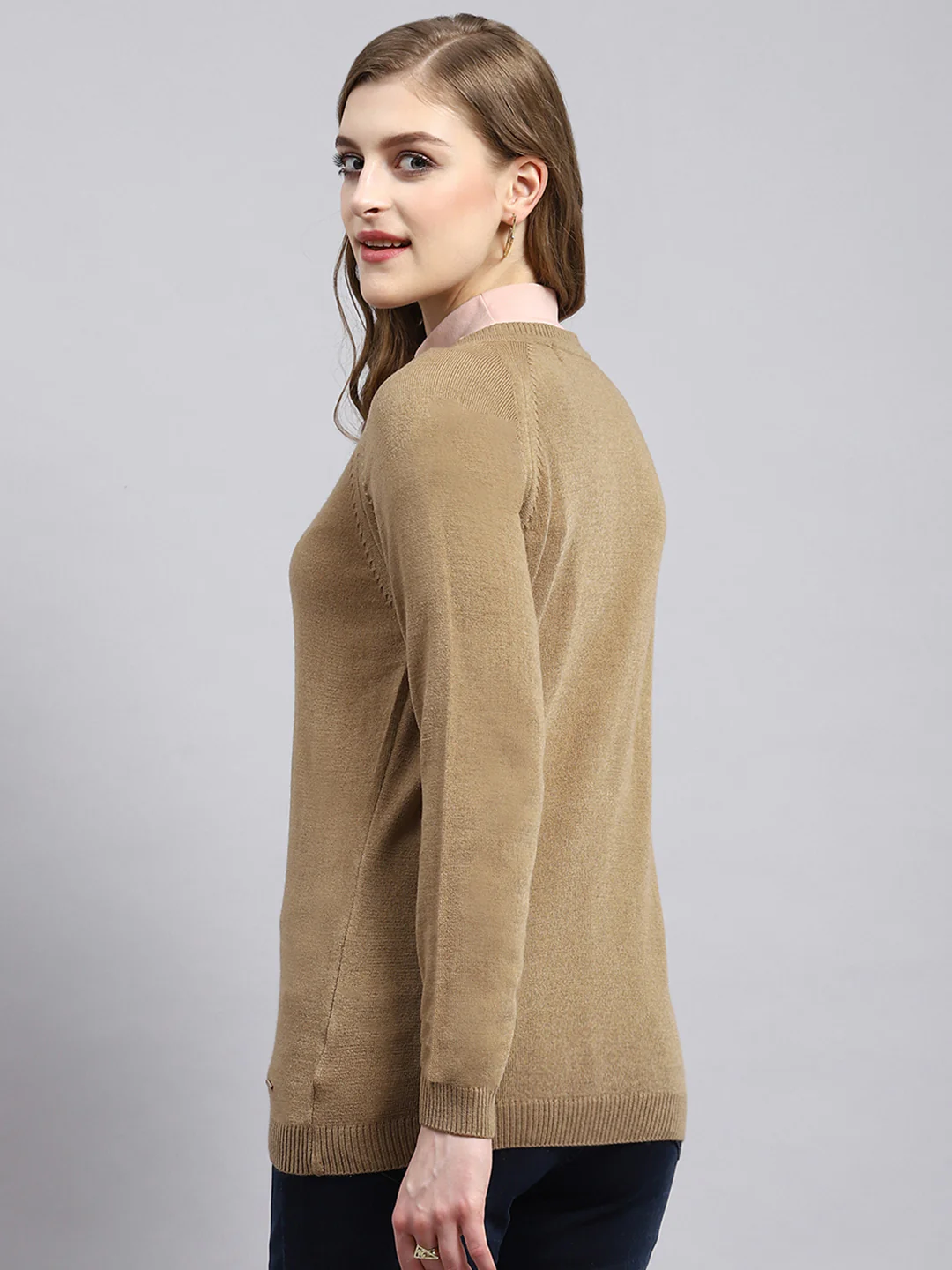 Women Beige Solid Cardigan - Image 5