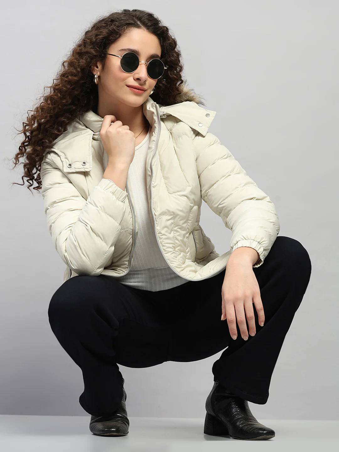 Women Beige Solid Hooded Full Sleeve Jacket - Image 2