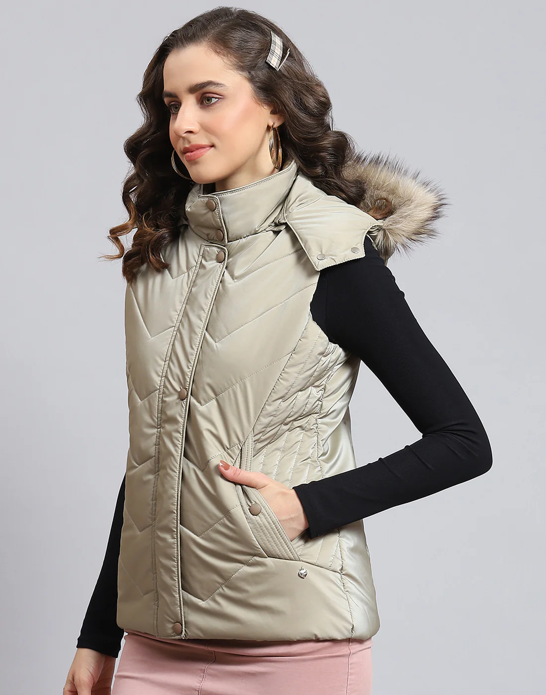 Women Beige Solid Hooded Sleeveless Jacket - Image 3