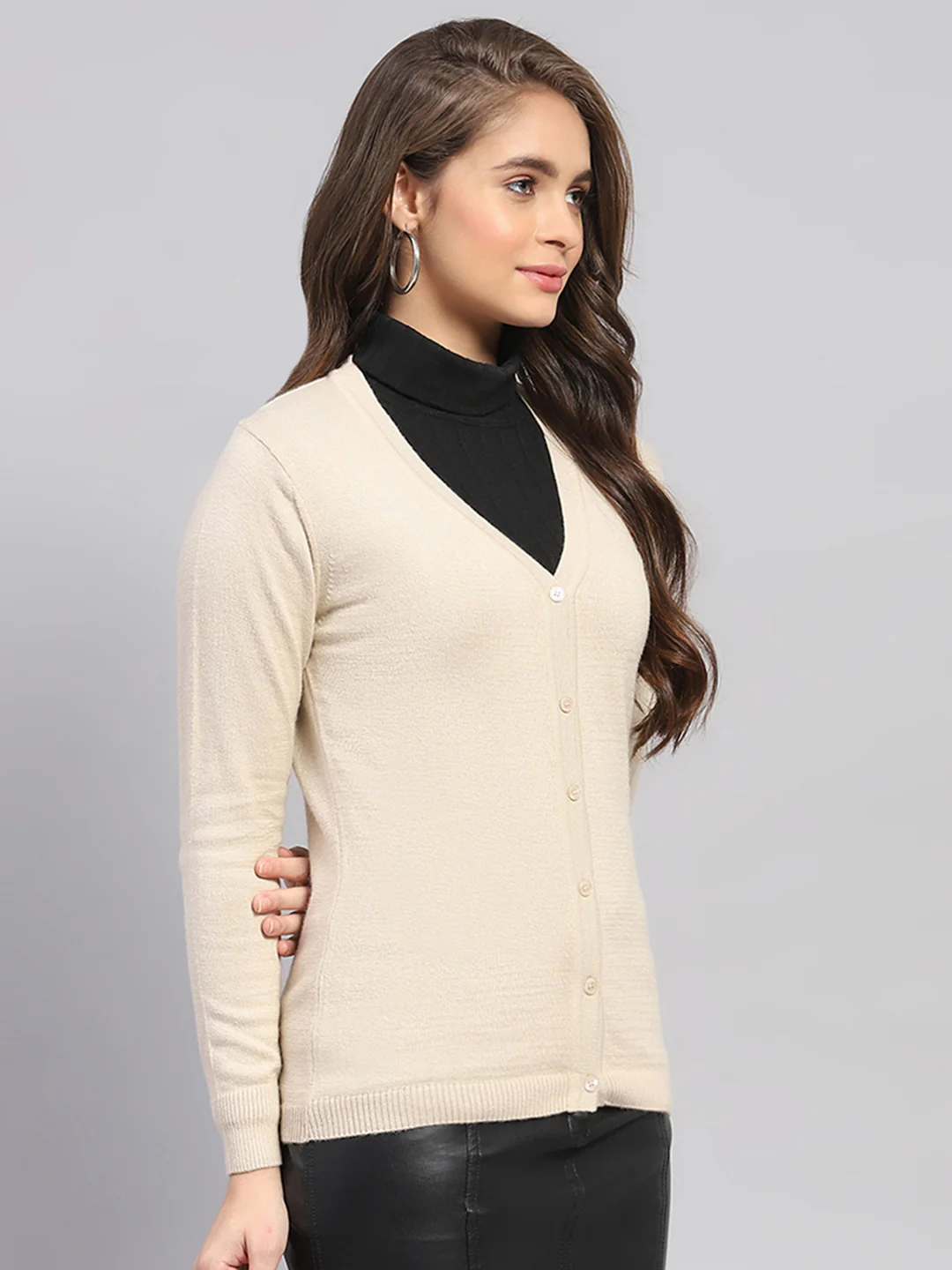 Women Beige Solid V Neck Full Sleeve Cardigan - Image 3