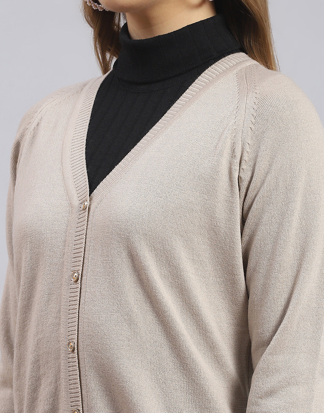 Women Beige Solid V Neck Full Sleeve Sweater - Image 6