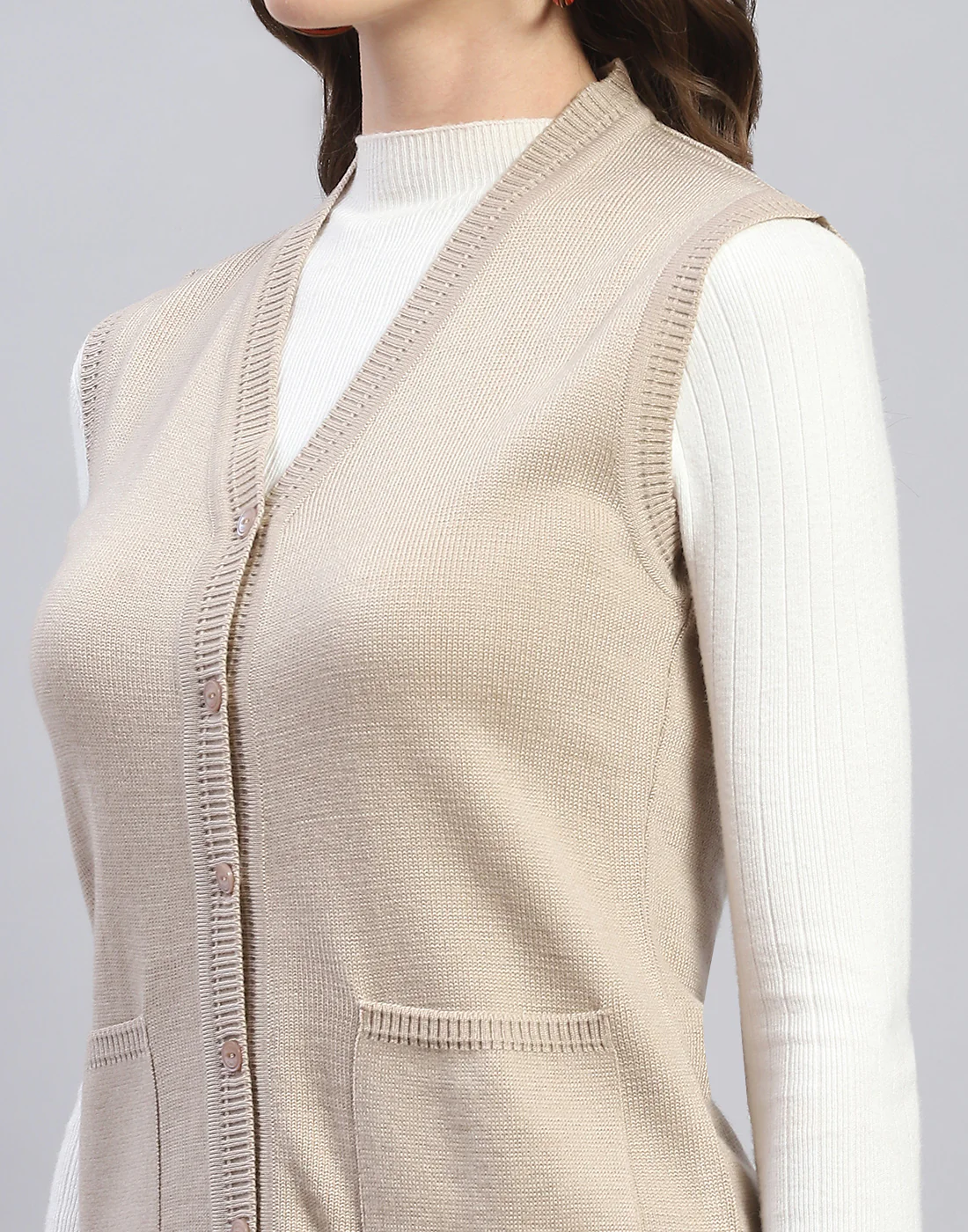 Women Beige Solid V Neck Sleeveless Cardigan - Image 7