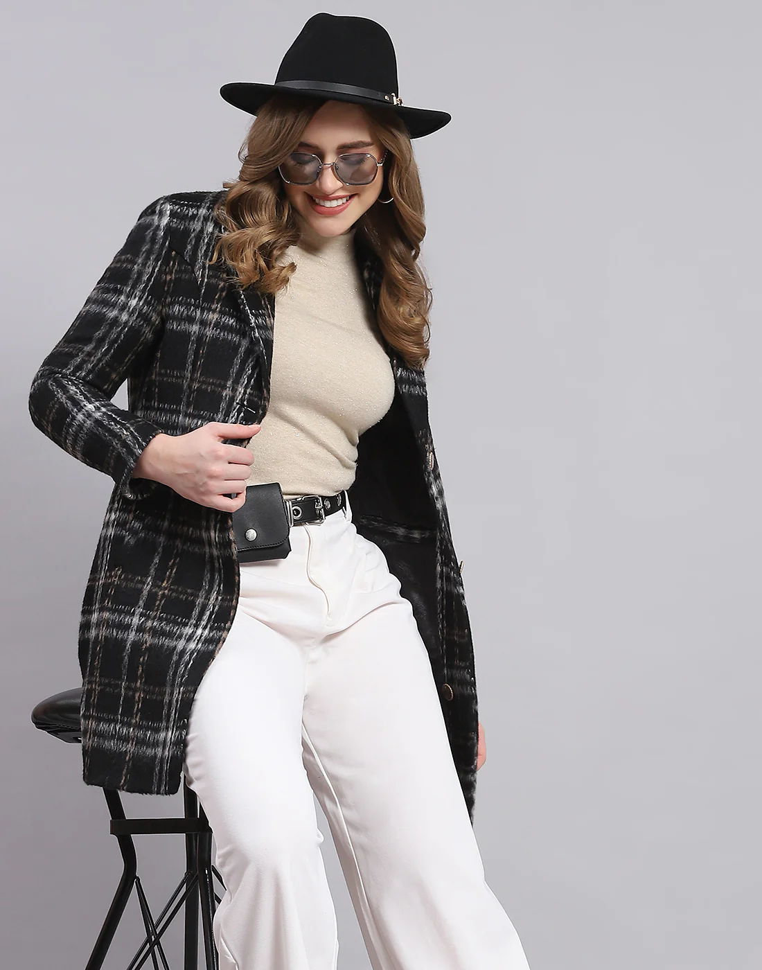 Women Black Check Lapel Collar Full Sleeve Coat - Image 6