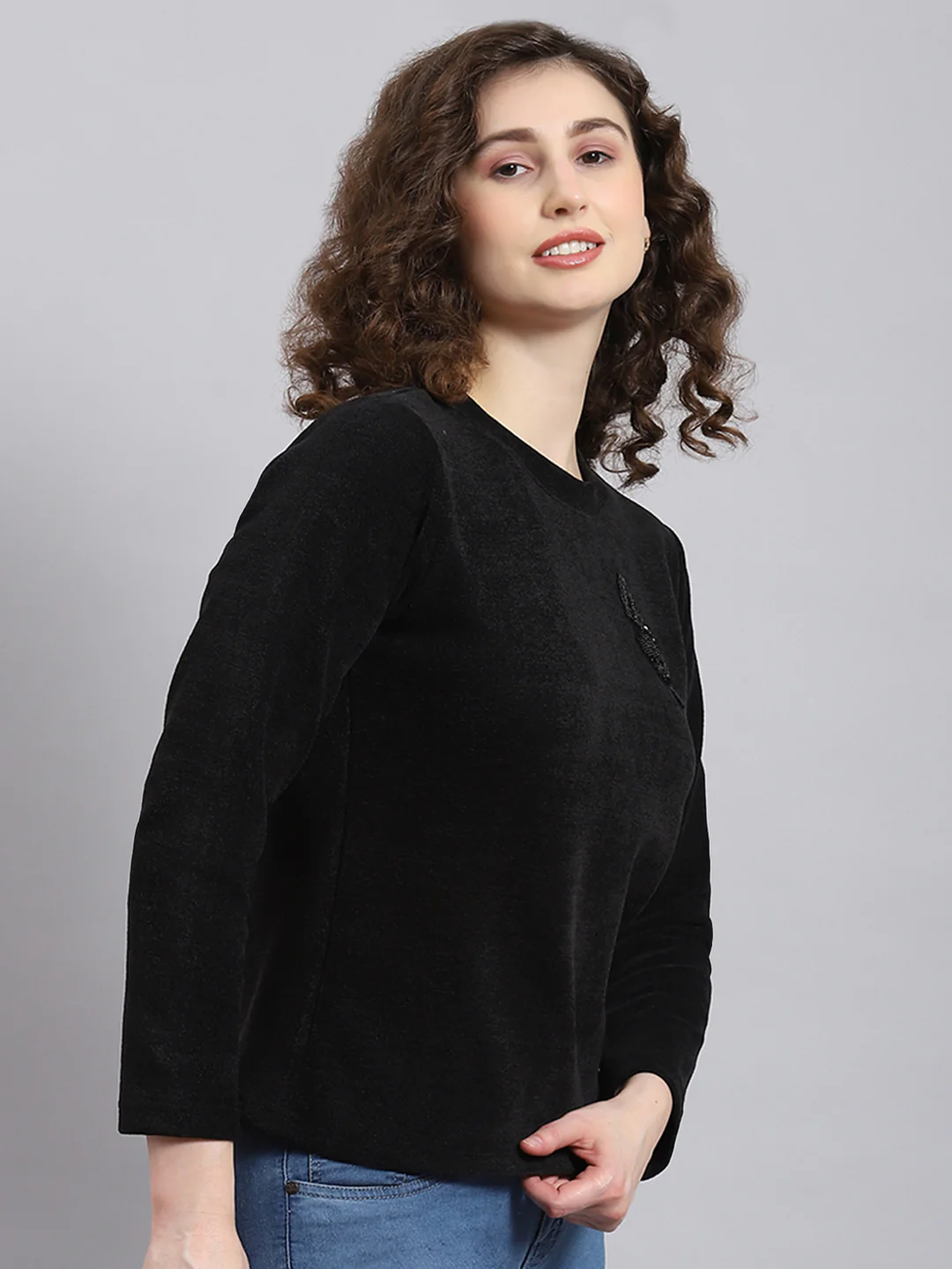 Women Black Embroidered Round Neck Full Sleeve Sweater - Image 4