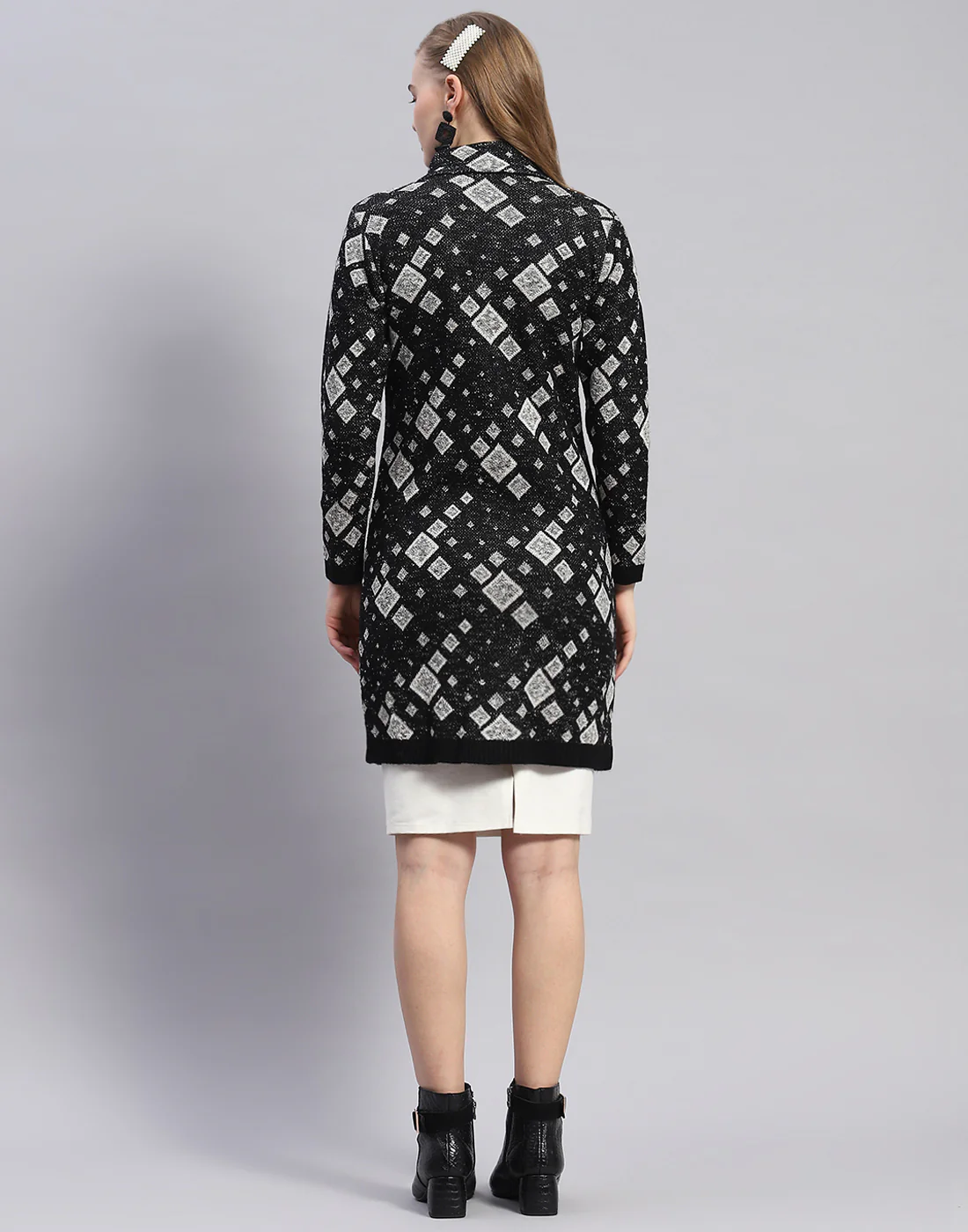 Women Black Jaquard Round Neck Full Sleeve Coat - Image 5