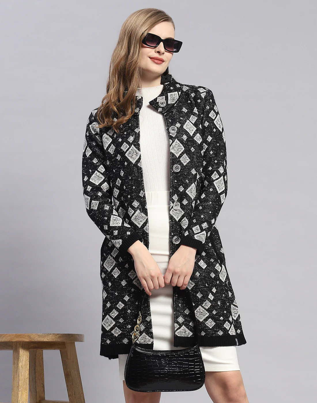 Women Black Jaquard Round Neck Full Sleeve Coat - Image 6