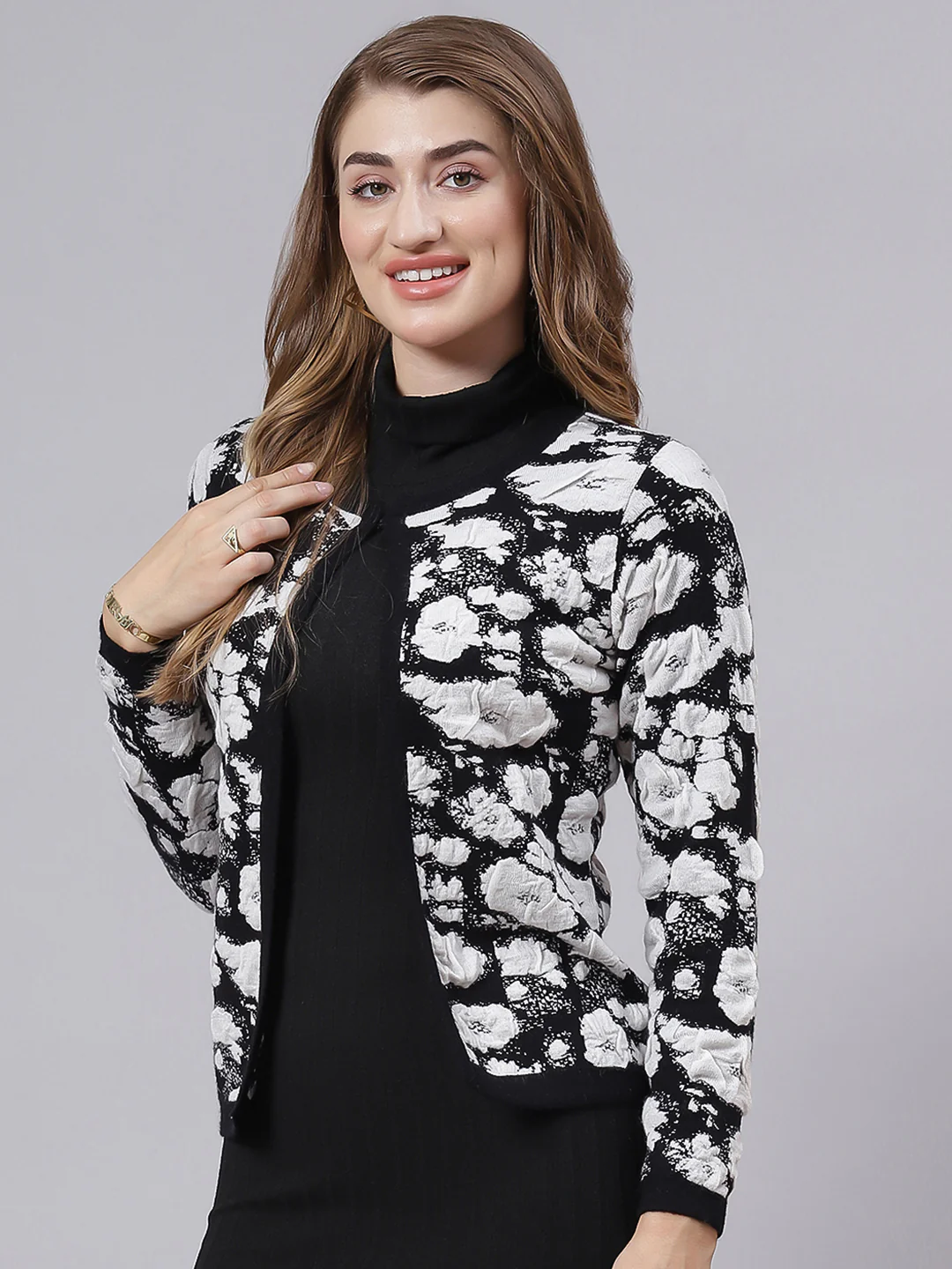 Women Black Jaquard Wool blend Cardigan - Image 3