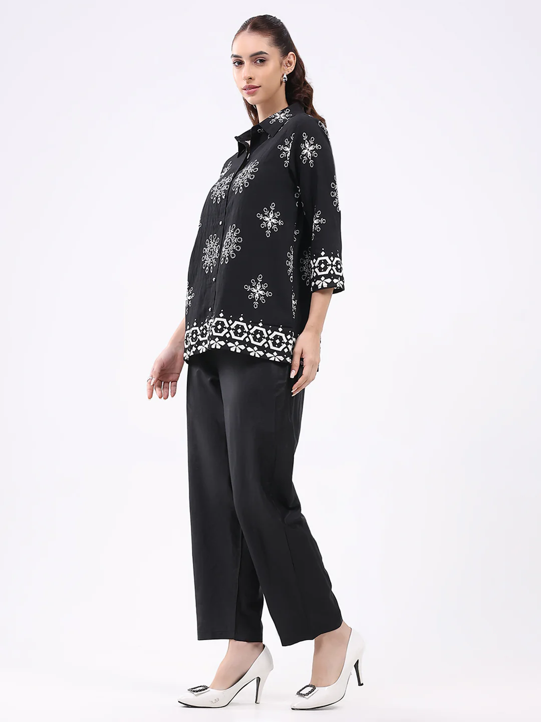 Women Black Printed Collar 3/4th Sleeve Cords Set - Image 4