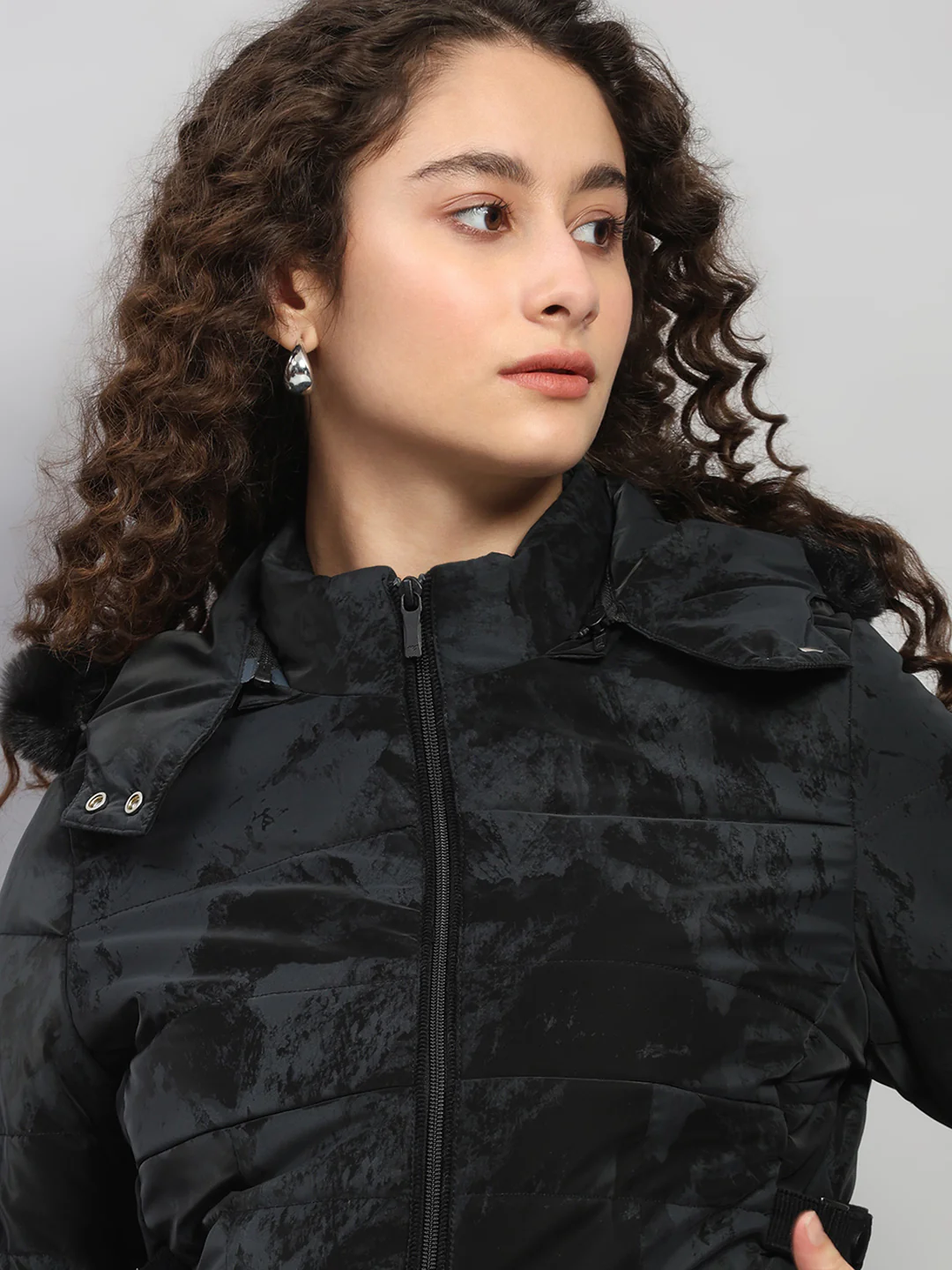 Women Black Printed Hooded Full Sleeve Jacket - Image 6
