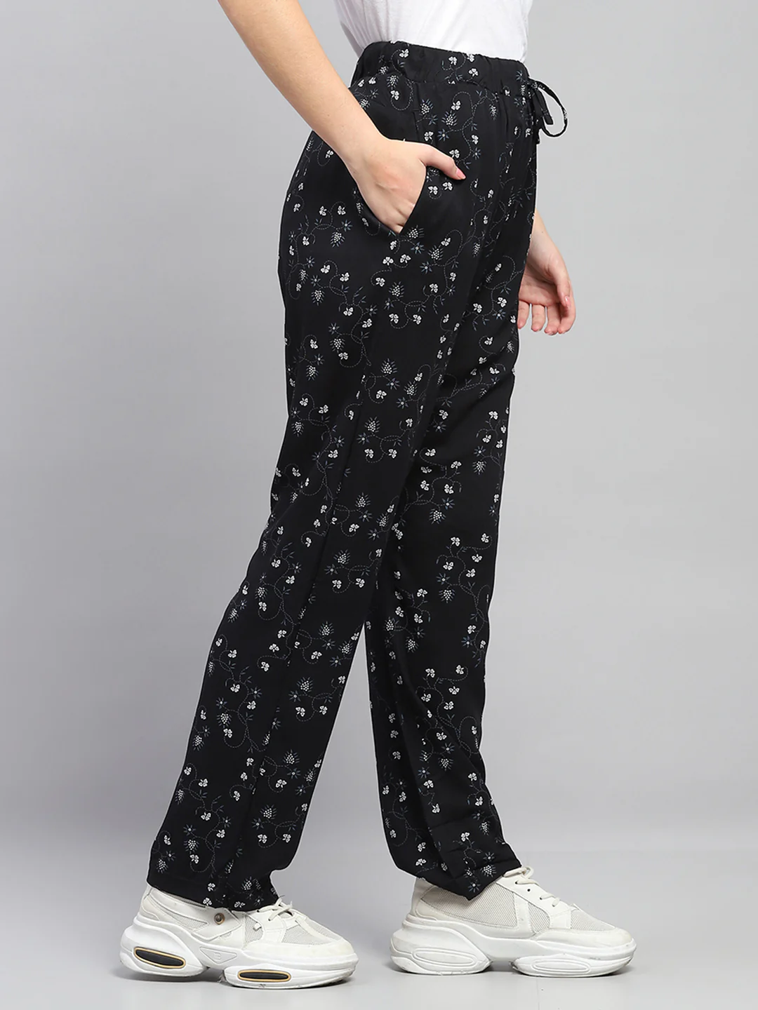 Women Black Printed Regular Fit Lower - Image 4