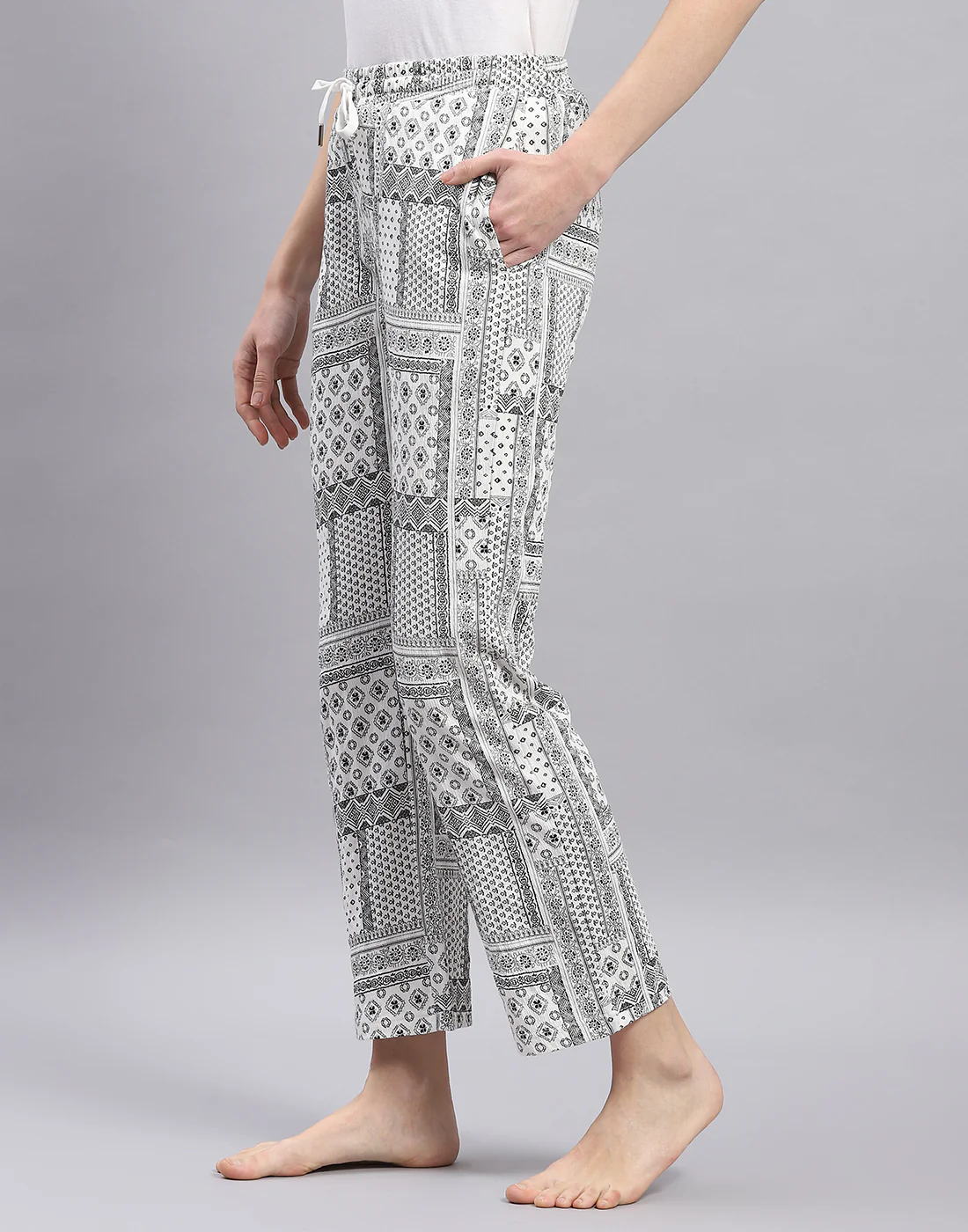 Women Black Printed Regular Fit Lower - Image 3